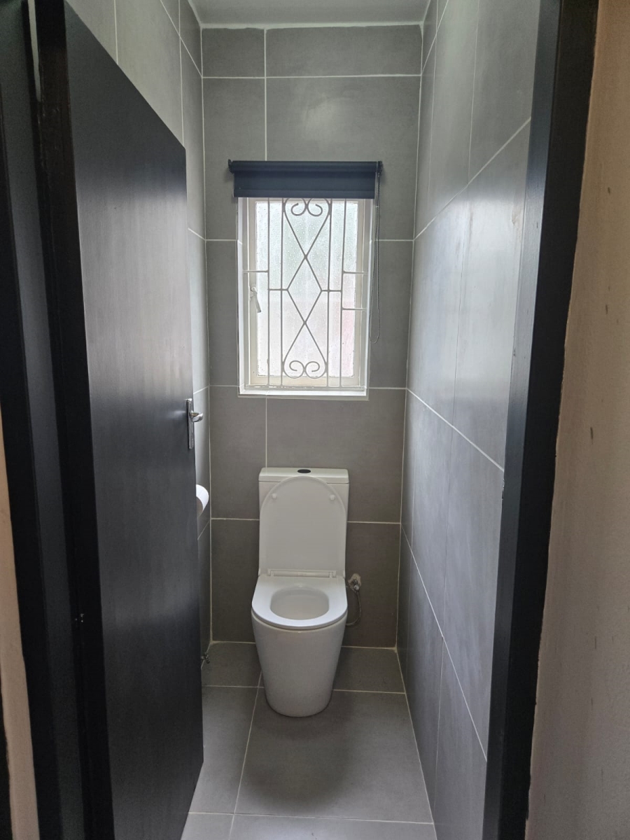 To Let 2 Bedroom Property for Rent in Kenilworth Western Cape